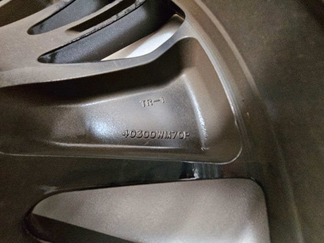 ピ*り様 三菱アウトランダー アルミホイール 1本 5H 114.3 20 8J