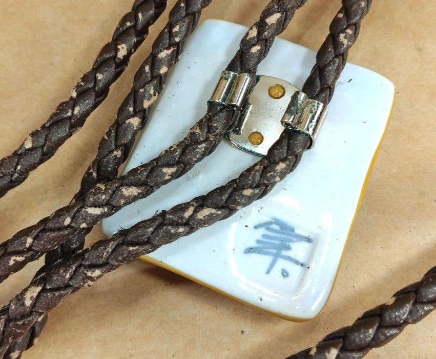 【本物保証】人間国宝 加藤卓男≪ラスター彩 陶板≫ループタイ 共箱 栞 陶器美品