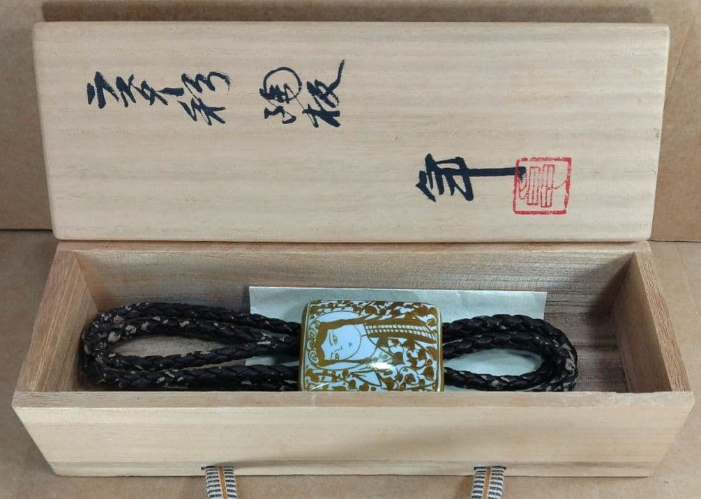 【本物保証】人間国宝 加藤卓男≪ラスター彩 陶板≫ループタイ 共箱 栞 陶器美品