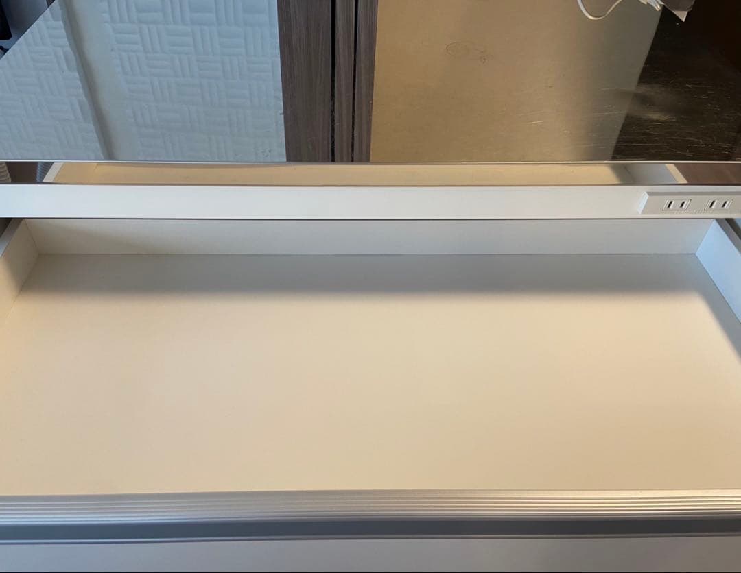 収納物を考えたキッチンカウンター ロータイプ