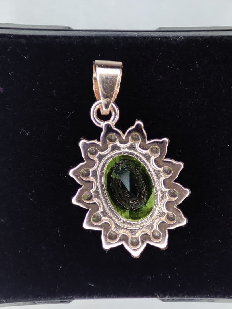 オーバルペリドット　ペンダントトップ