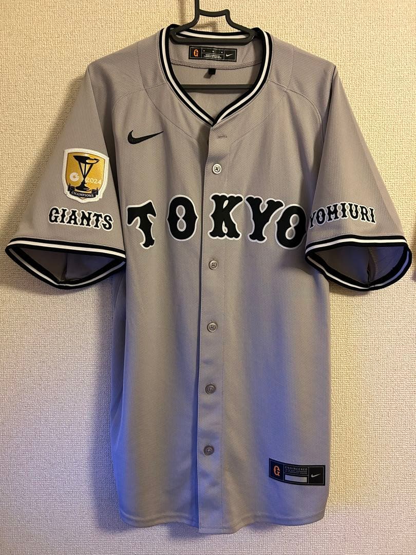 岡本和真選手リーグ優勝ワッペン付き　ビジターユニフォームMサイズ