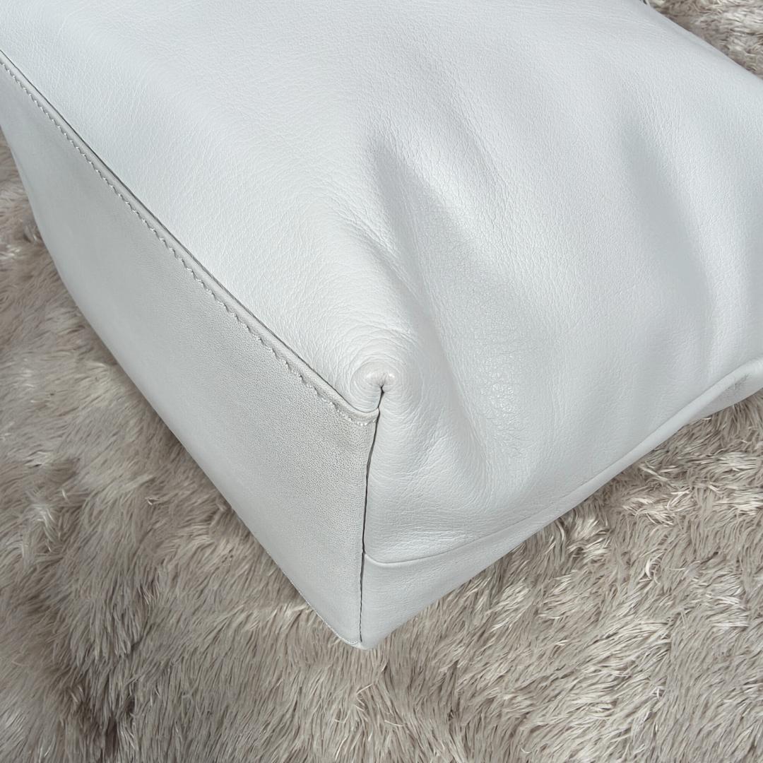 極美品✨　russet ソフトレザーシンプルショルダーバッグ 2way ホワイト