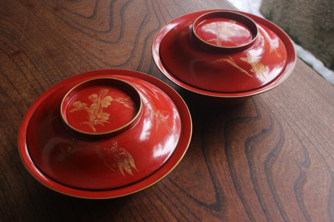 傷あり！時代金縁朱漆に優美な松鶴亀沈金の映える大椀2点（検輪島塗沈金椀雑煮椀