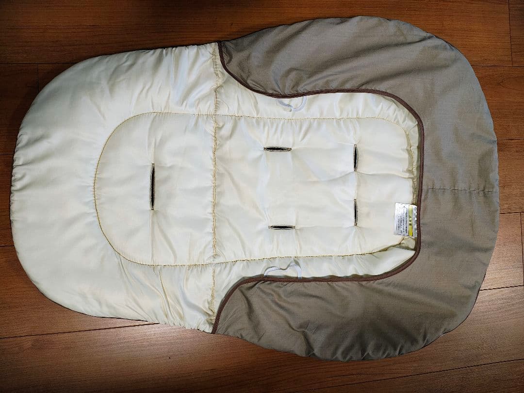 Combi 『ネムリラAT 』ハイローチェア　電動　　本日最終値下げ！！