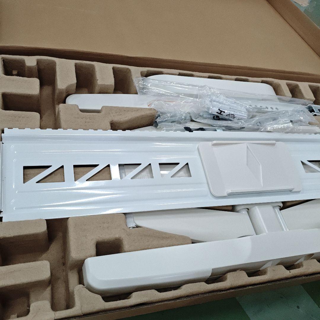 テレビ壁掛け金具　TVセッターフリースタイルTVSFRVA426Lサイズ