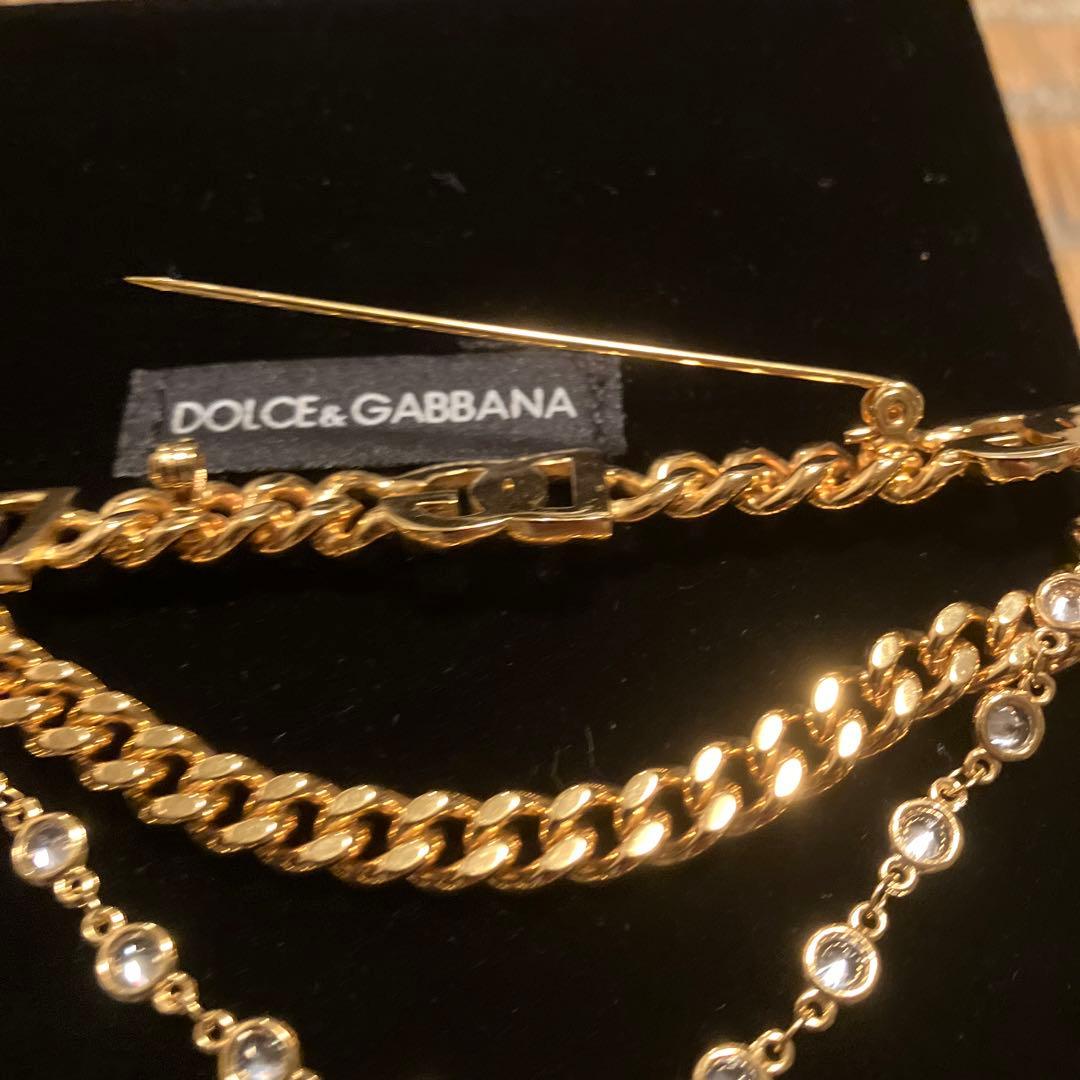 ドルチェアンドガッバーナ　ブローチ　ロゴ　ストーン　ゴールド
