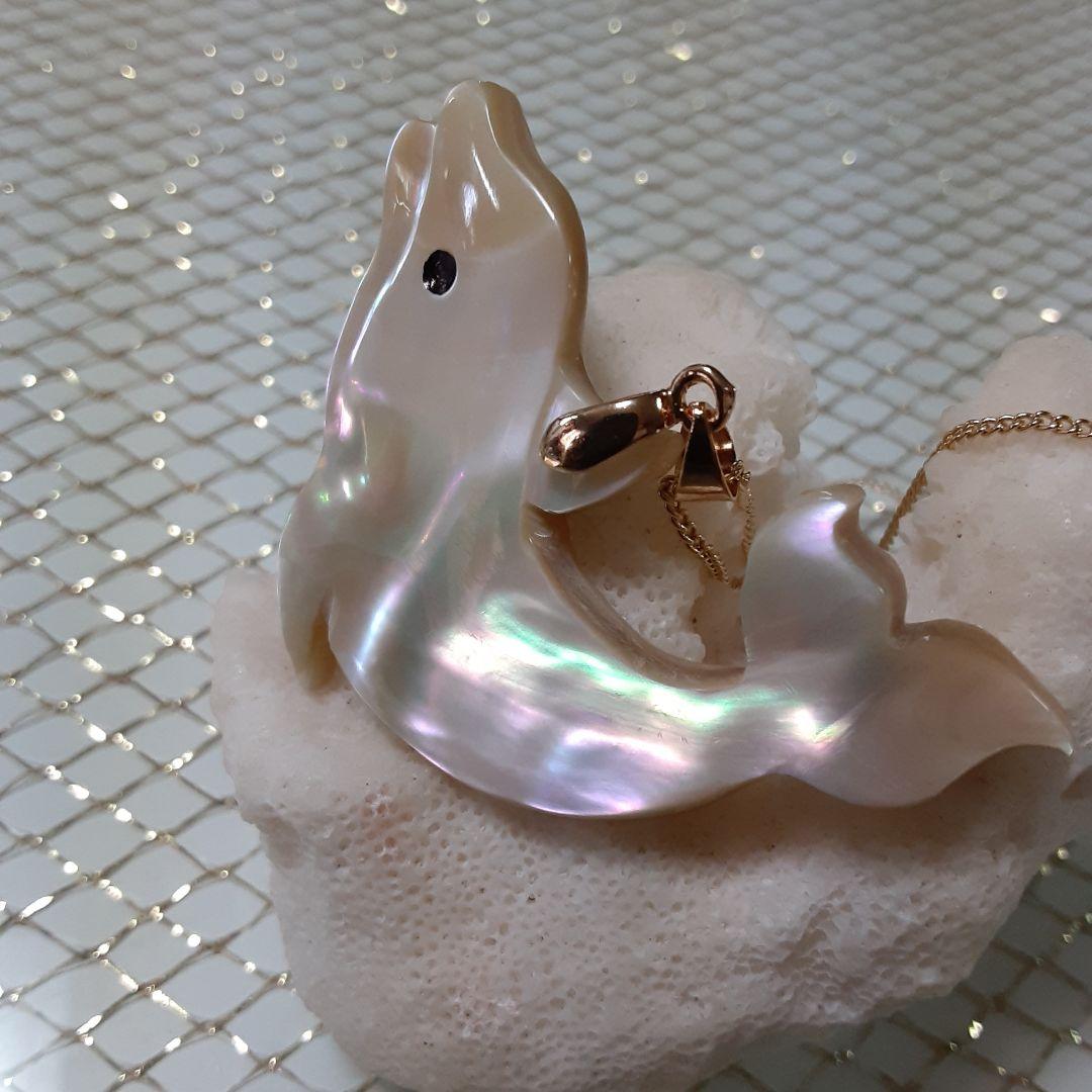 夜光貝　(雪桜様。お取引き中)　『月にウサギ:プルメリア:イルカ』ペンダント。