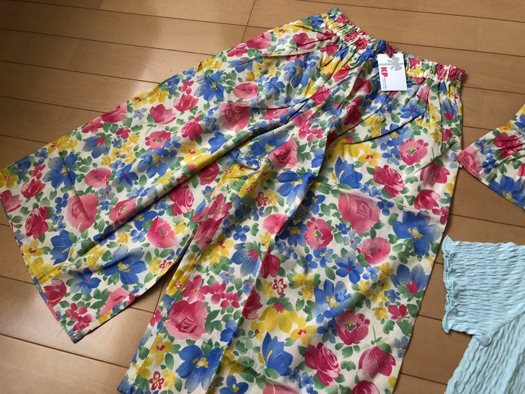 新品♡KP 花柄セットアップとシャーリングカットソーセット 150