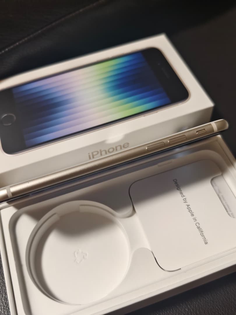 iPhone SE (第3世代) スターライト 256GB