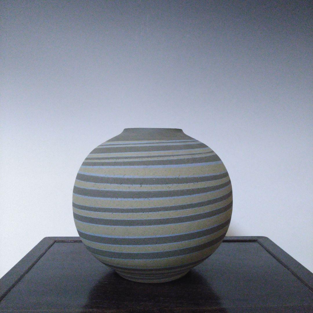 NO561 尾形香三夫 練上陶芸 花瓶(壺型) 銘有り「香」