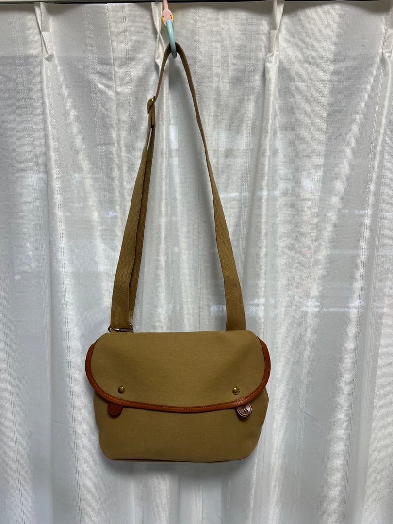 くらら　美品【ブレディ】の\"AVON\"ショルダーバッグ