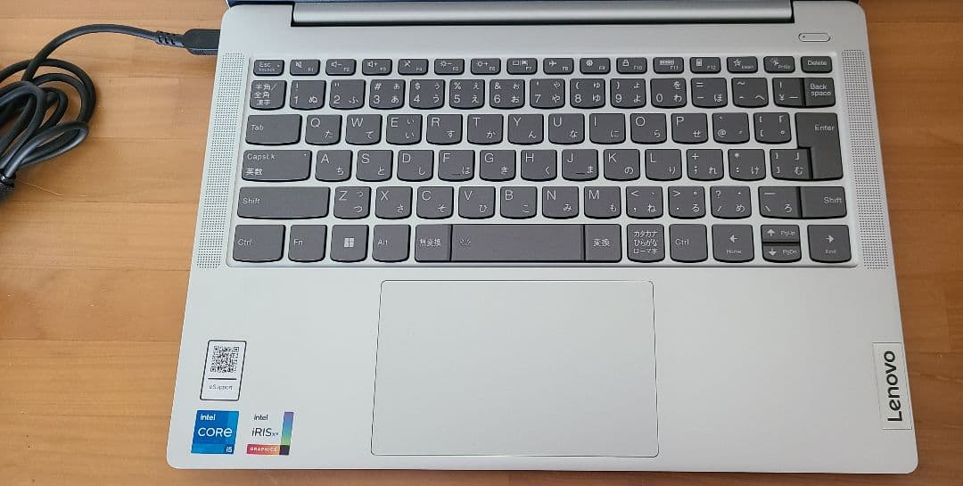 Lenovo IdeaPad Slim 5i Gen 8 OLED ノートPC