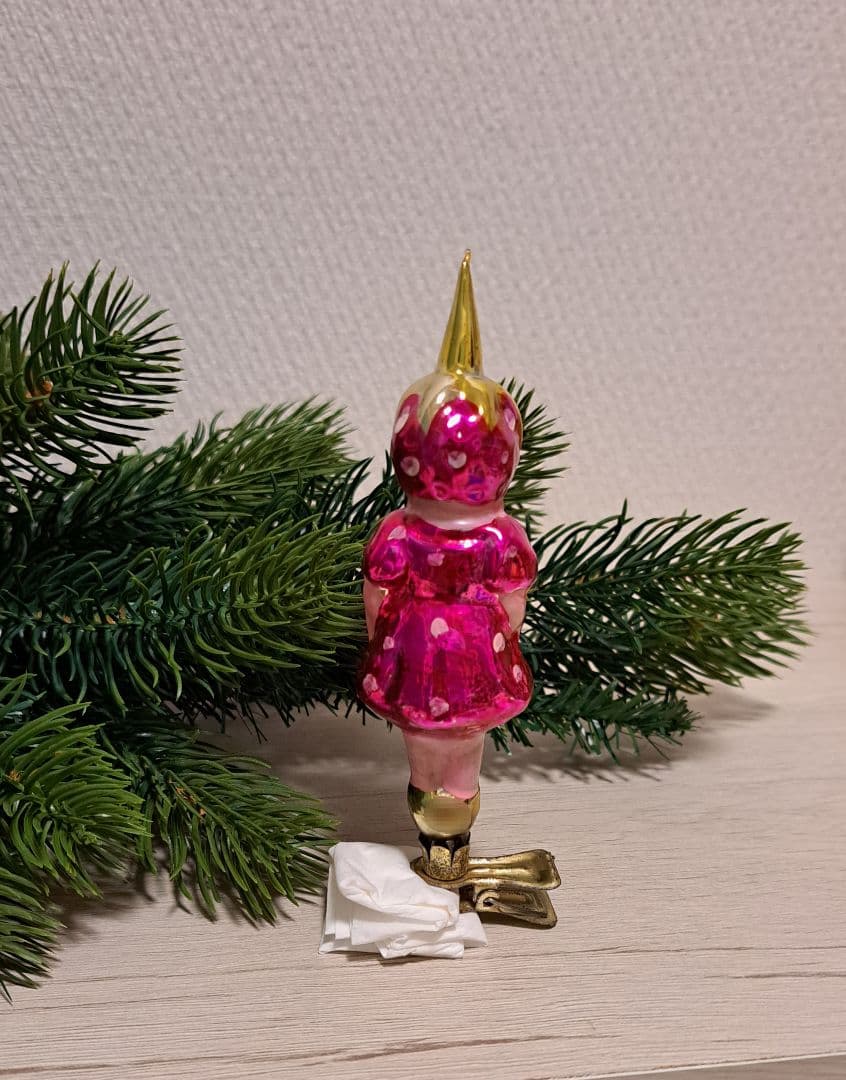 ガラスオーナメント　いちごの女の子