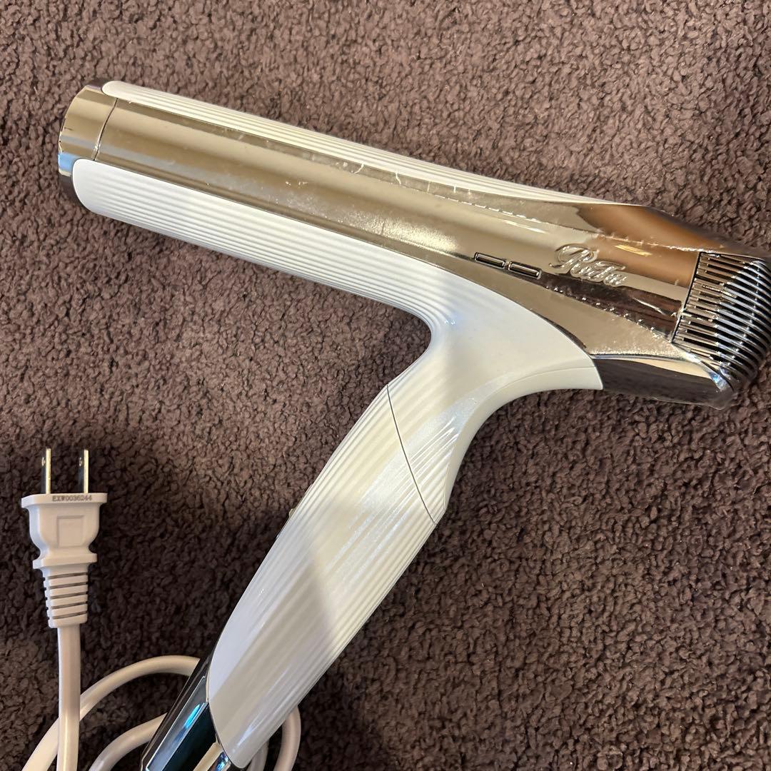 リファ　2024年　美品　ヘアドライヤー ホワイトシルバー　RE-AX-02A