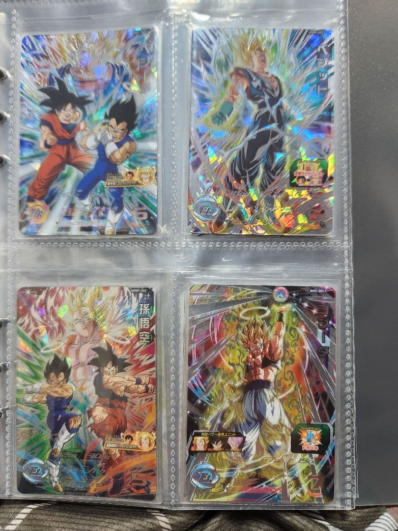 A.ドラゴンボールヒーローズカード引退品。美品です。おまけ付き。