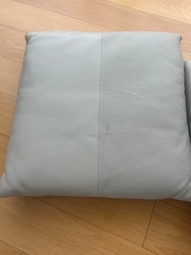 B&B Italiaライトグレー本皮革 クッション 2個セット