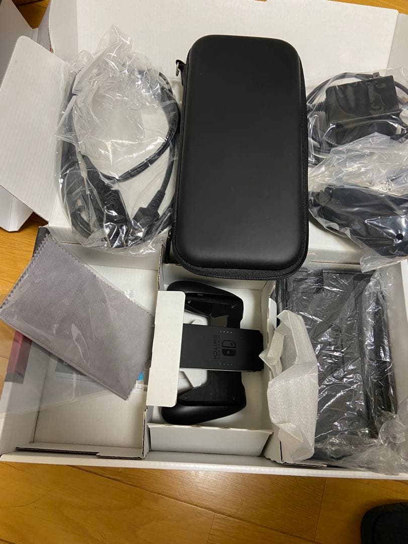 Nintendo Switch ネオンブルー/ネオンレッド 本体　ケース付き