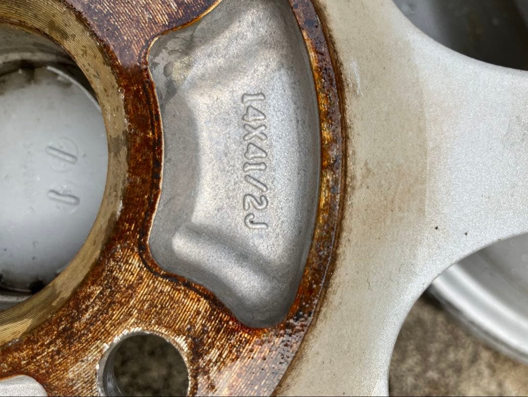 ダイハツ・純正ホイール14×41/2J インセット45