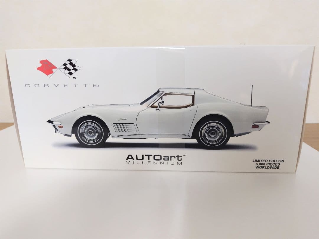 オートアート1/18 コルベットスティングレイ