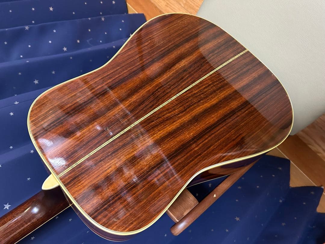 い*ん様 MORALES M80. 超レアー