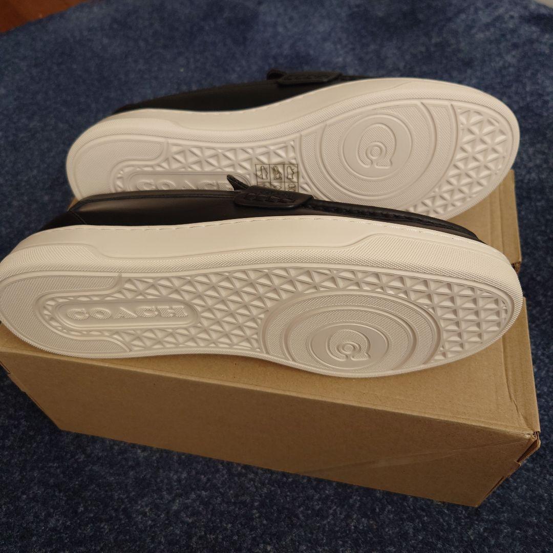 ブラックローファー ホワイトソール