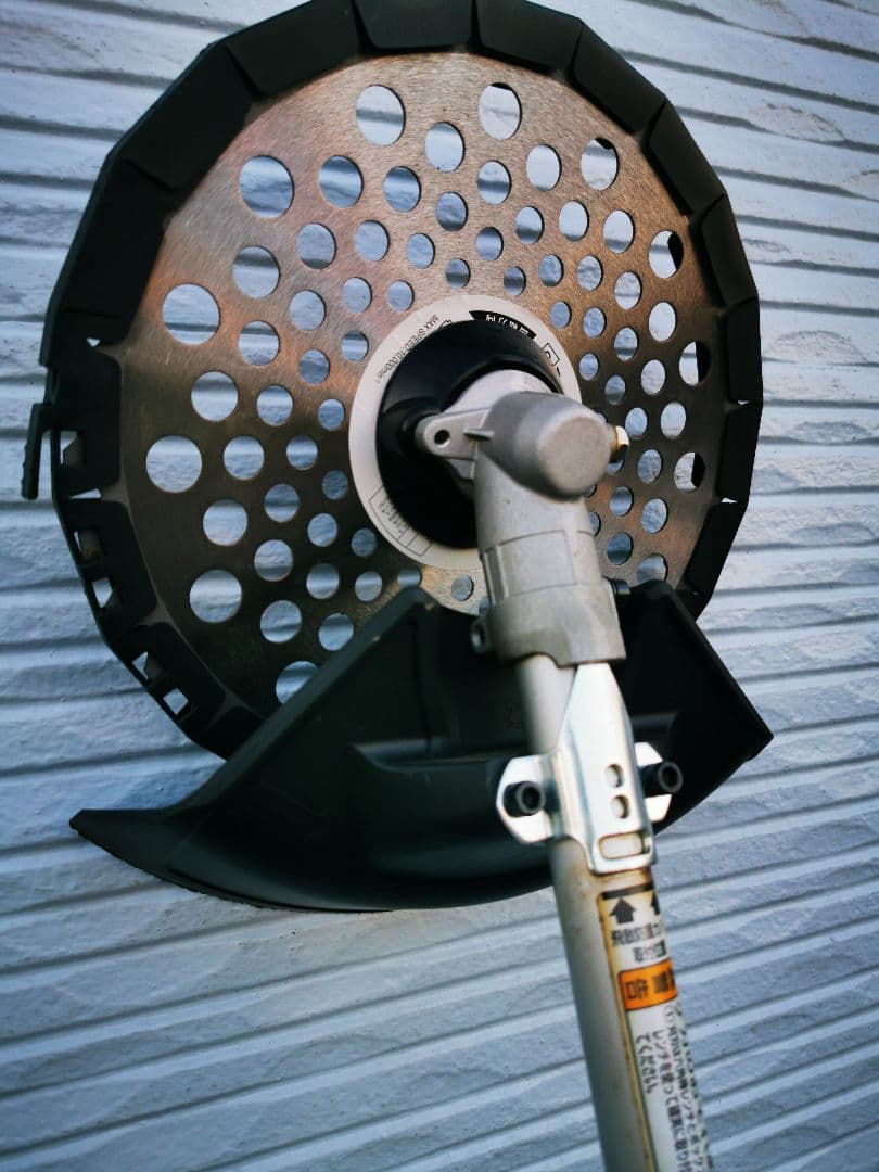 マキタガソリンMEM2651UHT 草刈機マキタでメンテ済タンク付【直接引取のみ