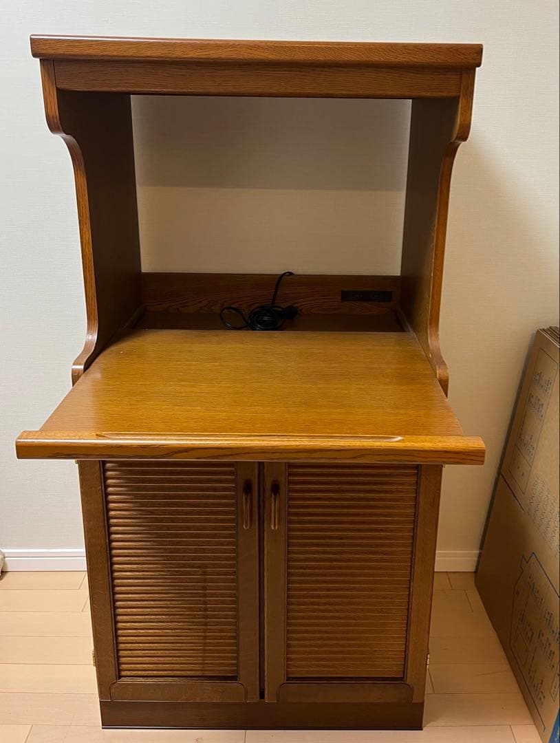 17日まで❗️キッチンラック・キッチンボード★電子レンジ台•炊飯器台・コンセント付