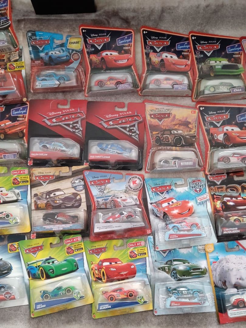 Mattel　マテル　カーズ　ミニカー　ケース付属　まとめ売り　おまけ付き