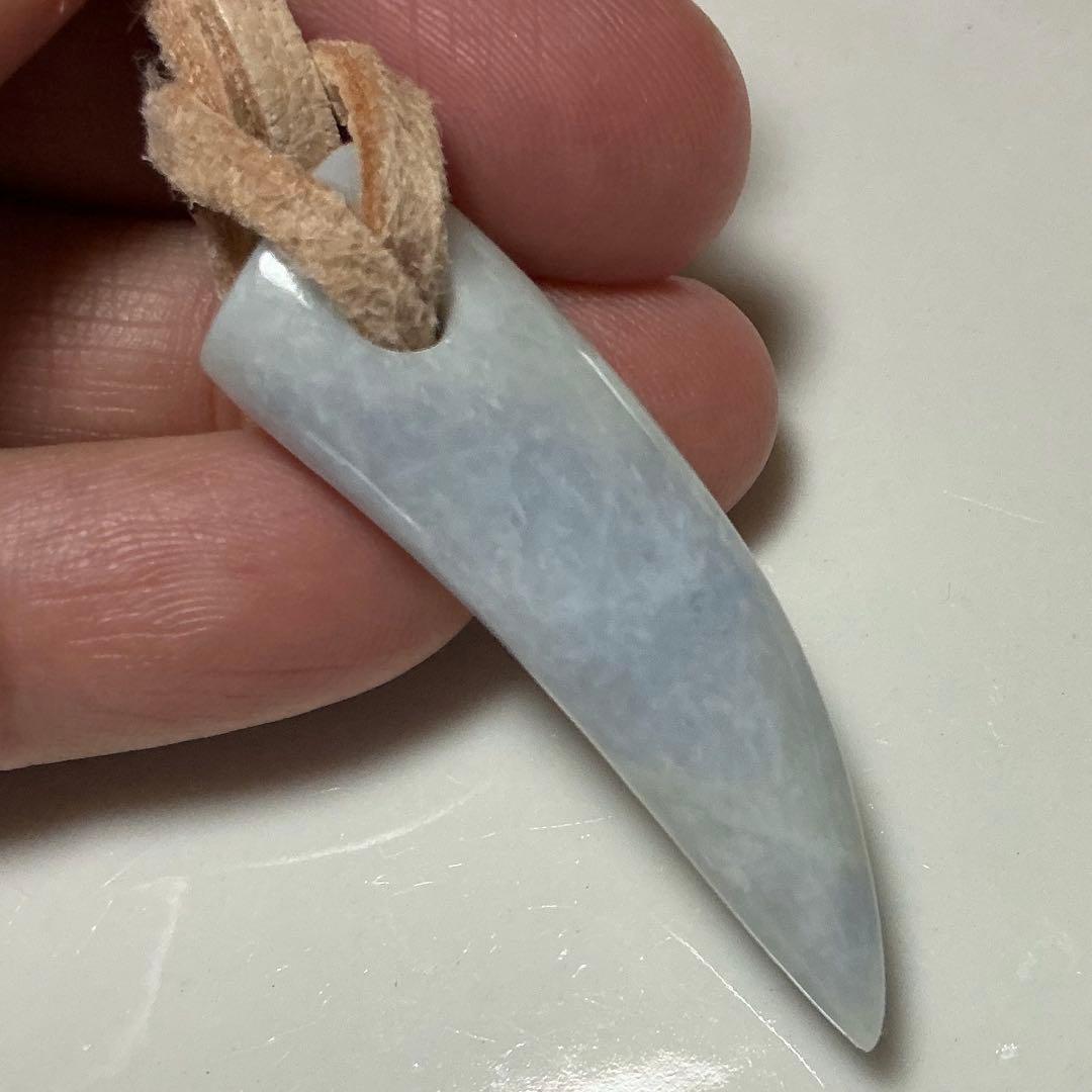 糸魚川翡翠　ラベンダー　ネックレストップ