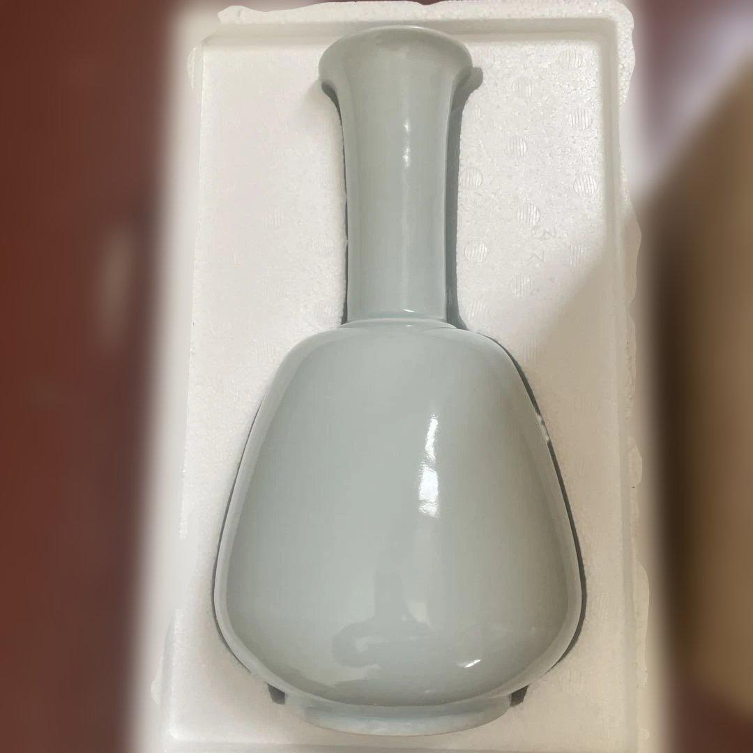 淡いグレーの花瓶 木製箱付き