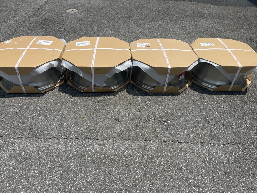 ①【ブラックフライデー笑】　ホンダ　ヴェゼルZ 18インチホイール　１本分