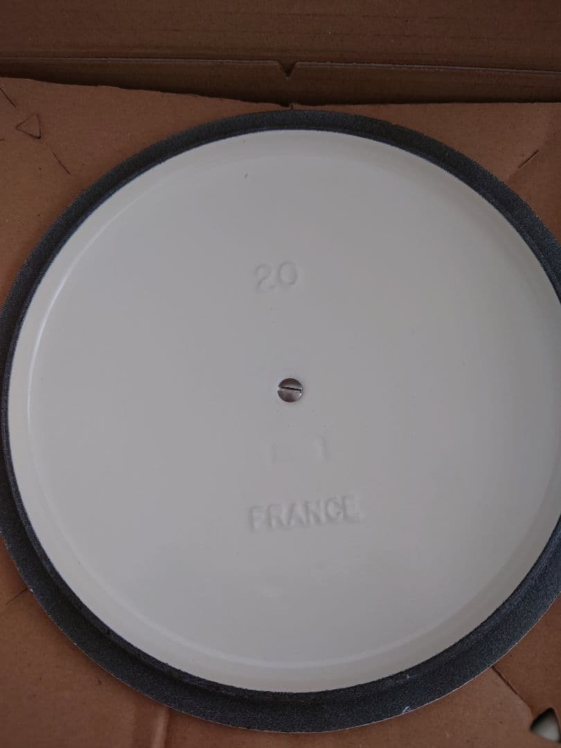 【新品レア品·ハート柄】LE CREUSET 20㌢両手鍋ココット・ロンド