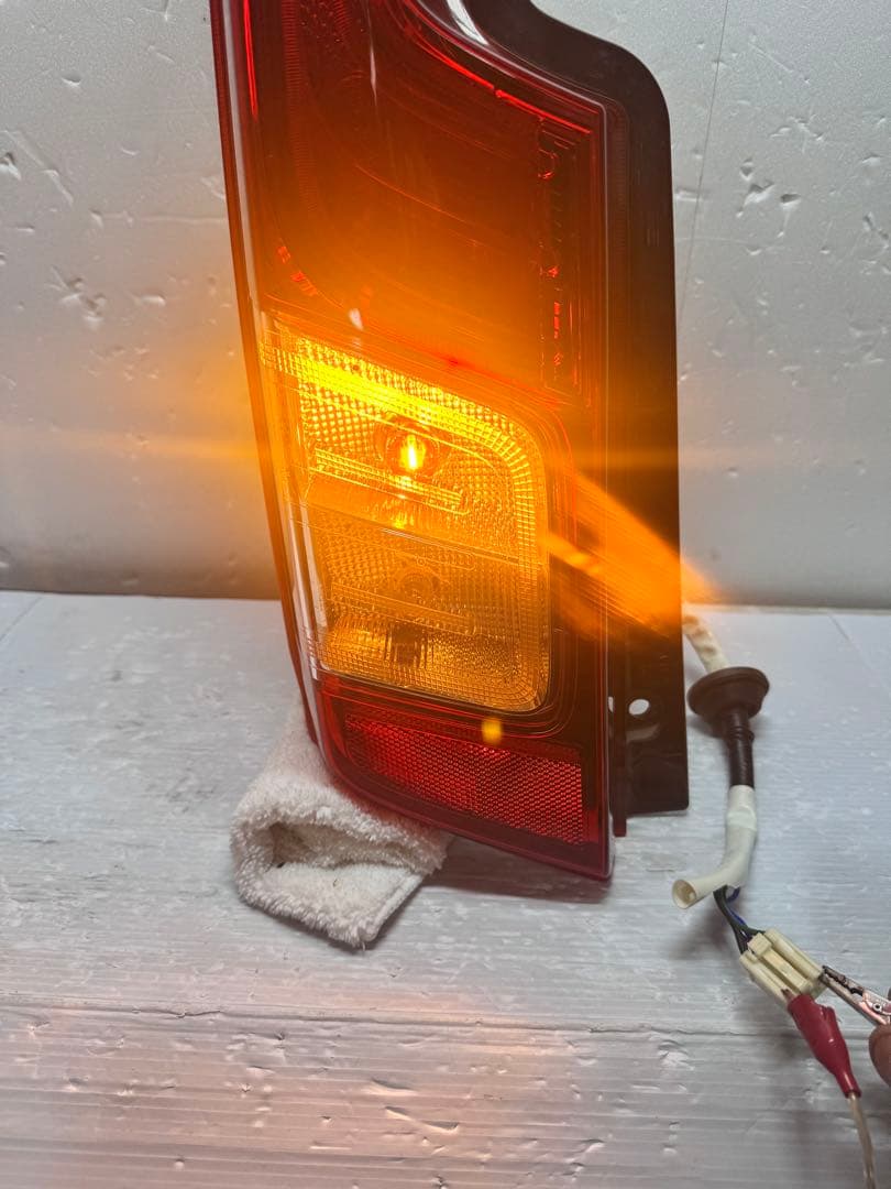LA150S ムーヴ☆後期純正LEDテールレンズ☆