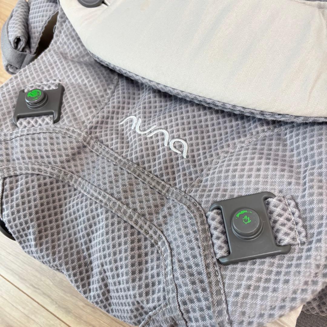 【再出品】NUNA cudl clik 抱っこ紐 グレー
