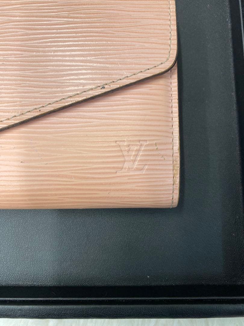 Louis Vuitton ヴィトン エピ ポルトフォイユ・サラ 長財布