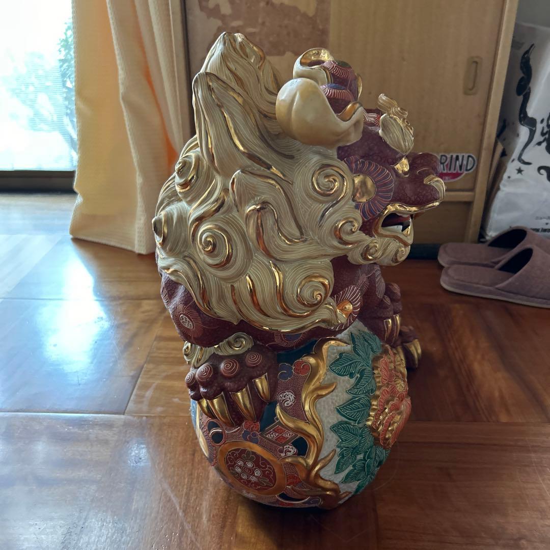 陶器獅子像 シーサー 花柄装飾