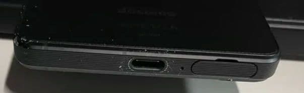 Xperia1 v docomo版 simフリー本体 画面ひびあり