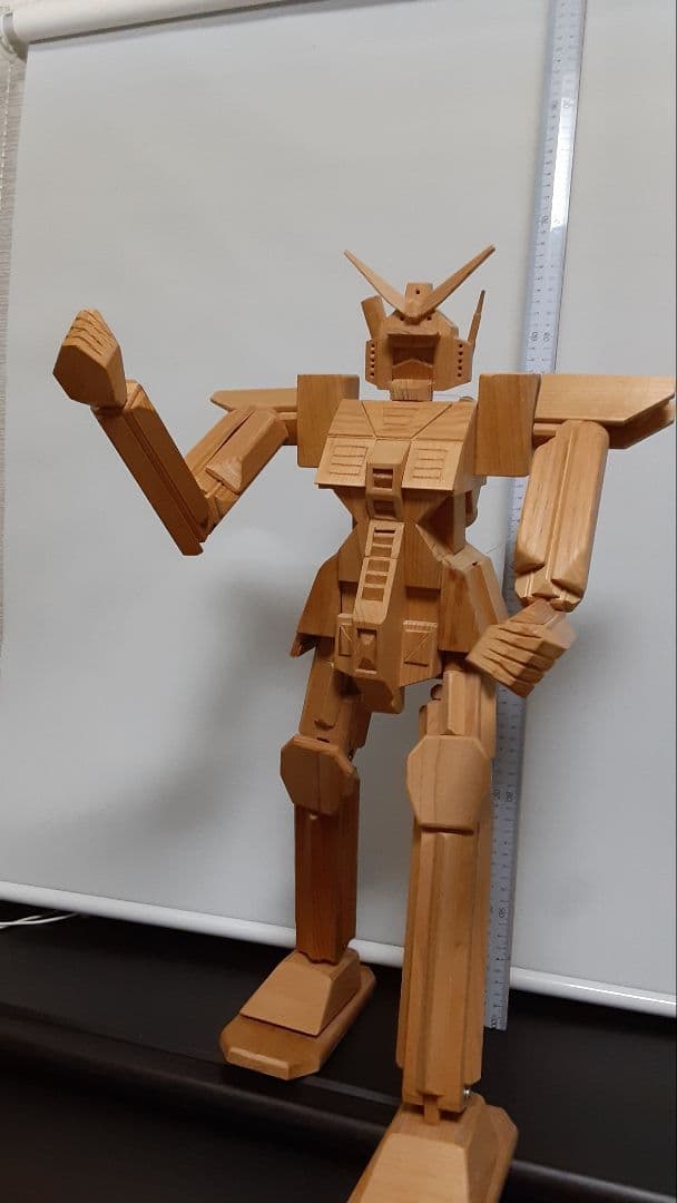 手作り木工・木製可動式ロボット(材料　ヒノキ材素地仕上げ)
