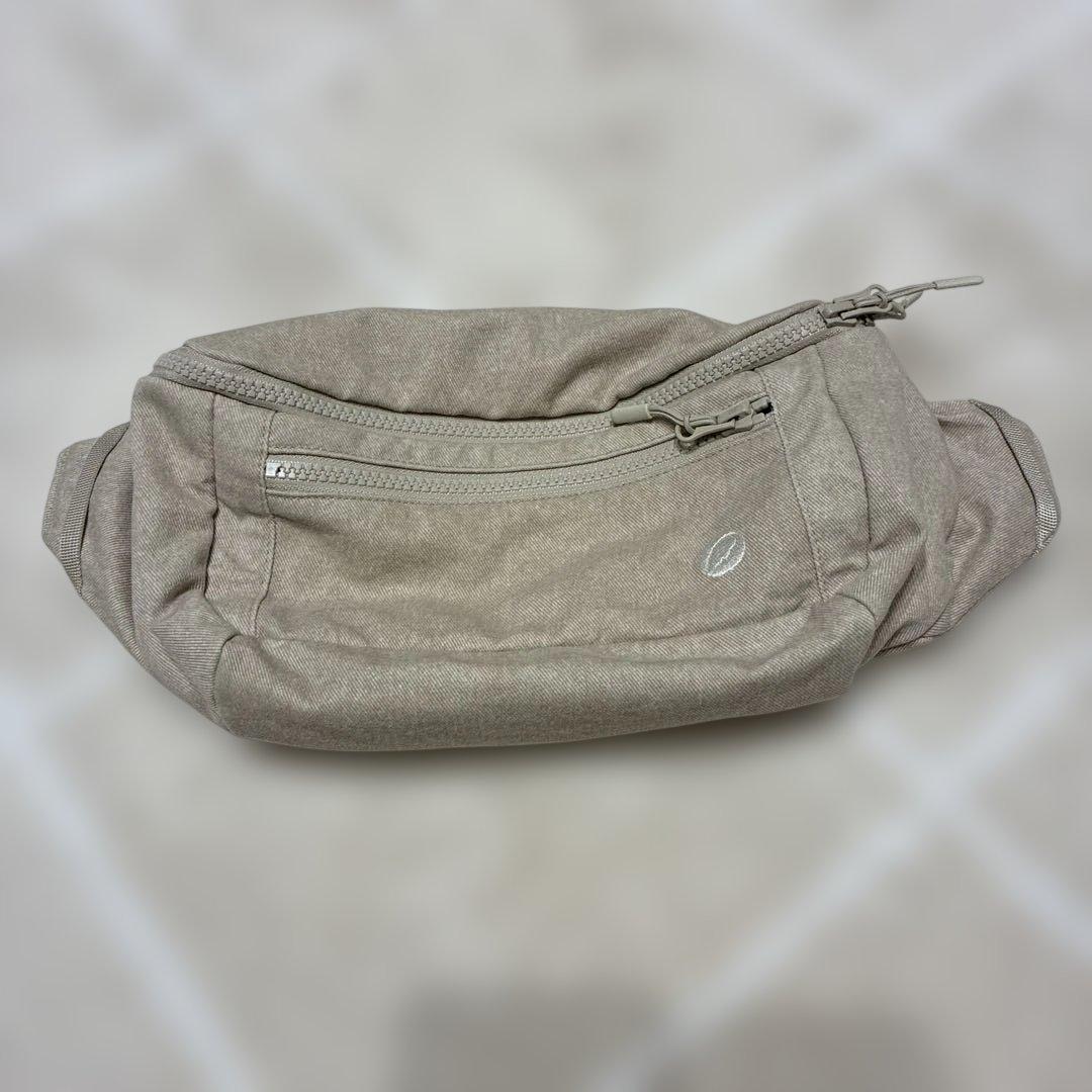 美品！グスケットKET 365抱っこ紐Plus ベージュ　プラス