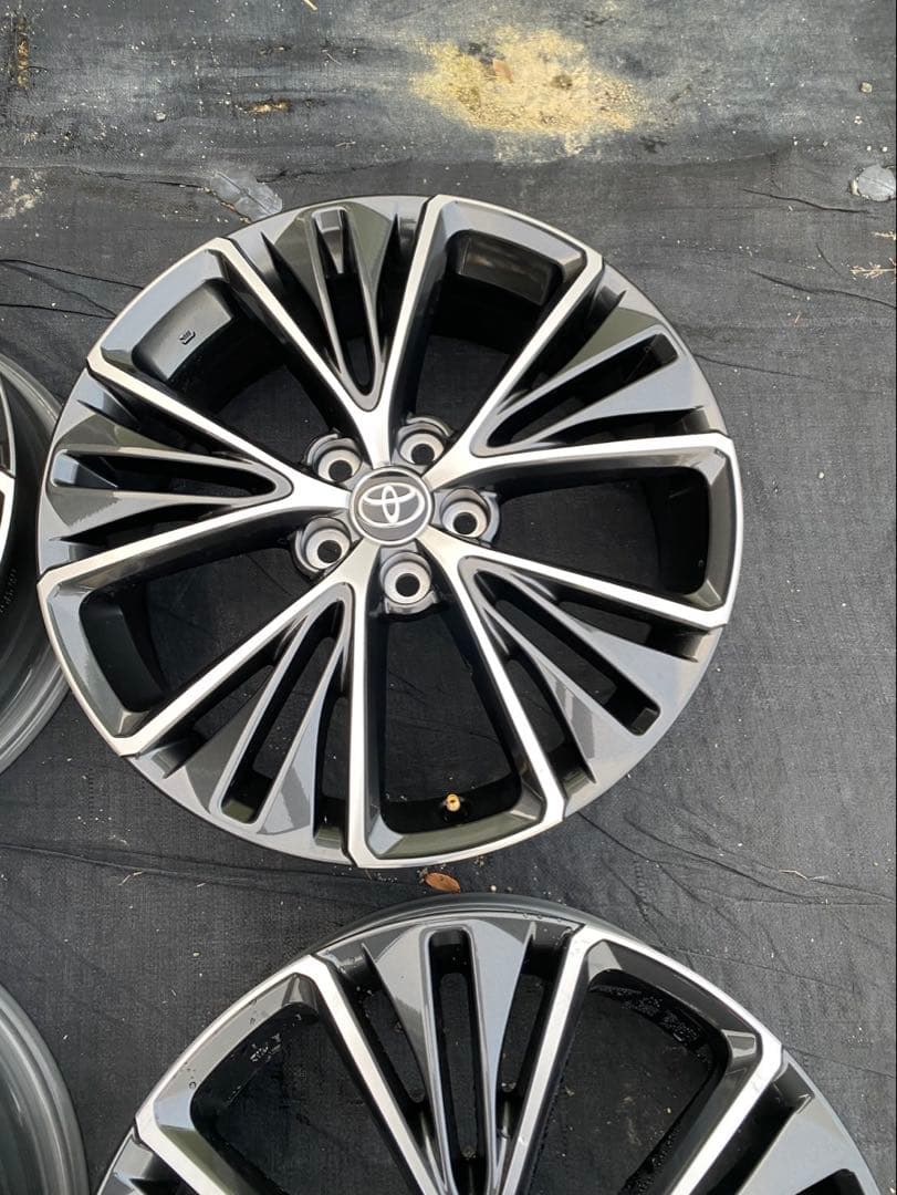60系プリウス　純正19インチホイール　新車外し