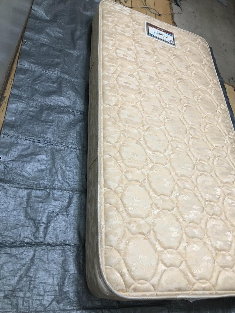 送料無料 シモンズ マットレス Beautyrest シングル 250109