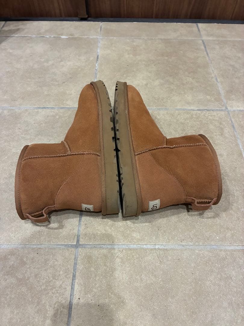 靴 UGG Classic Mini