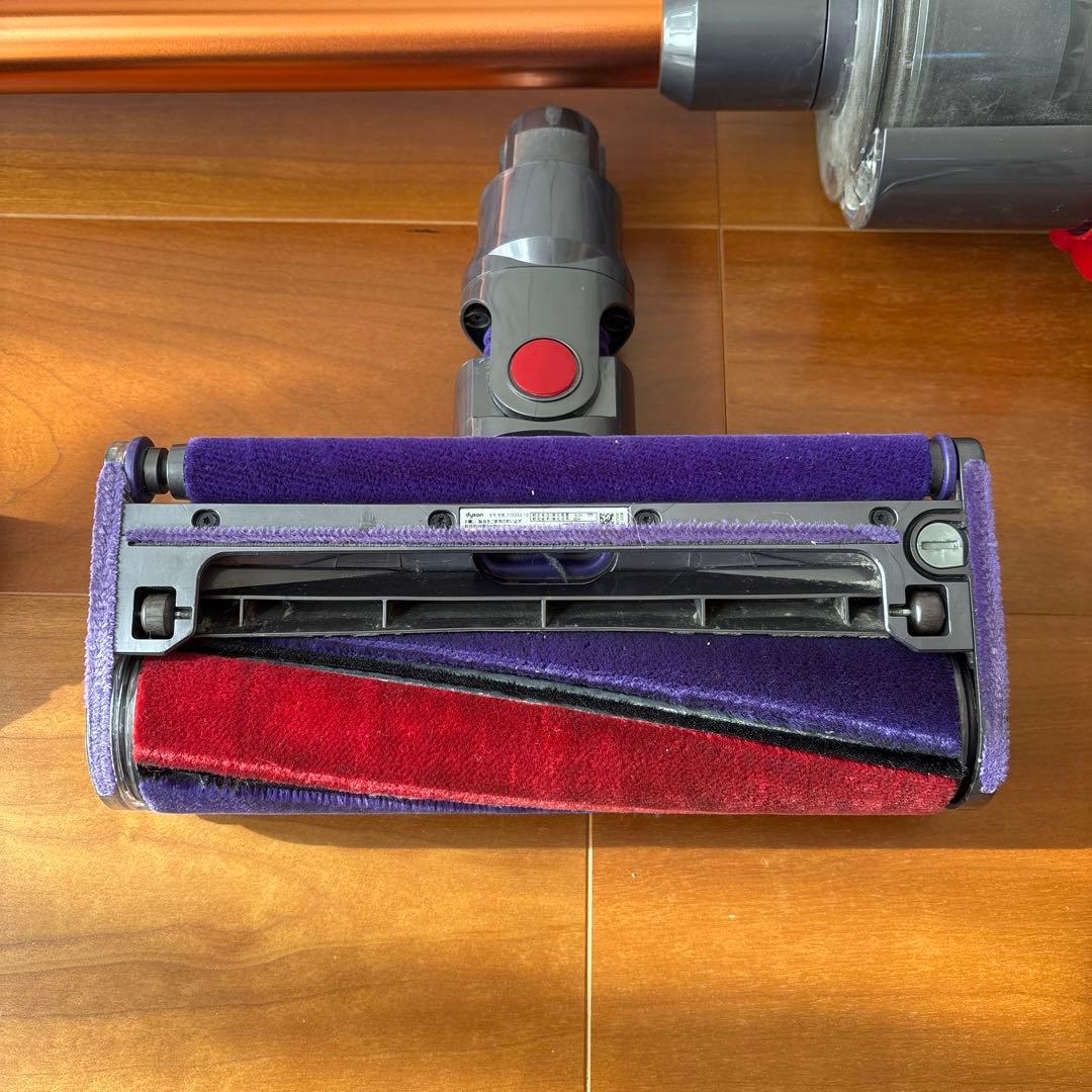 Dyson Cyclone V10 Fluffy 本体と未使用付属品