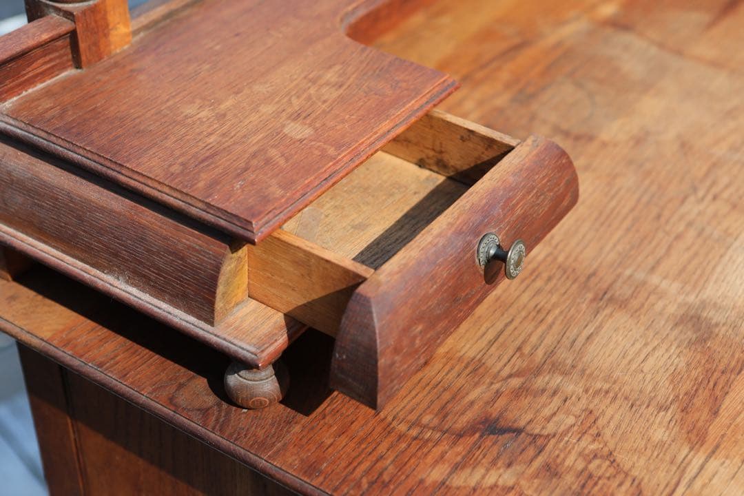 イギリス製アンティークドレッサー　1950年代