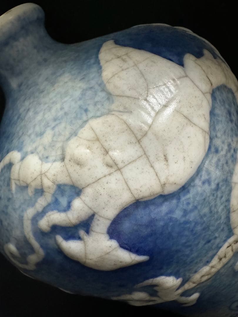 中国骨董　明宣徳時代　大明宣徳年製銘　青花浮彫白龍海水紋梅瓶　古染付(N-4)