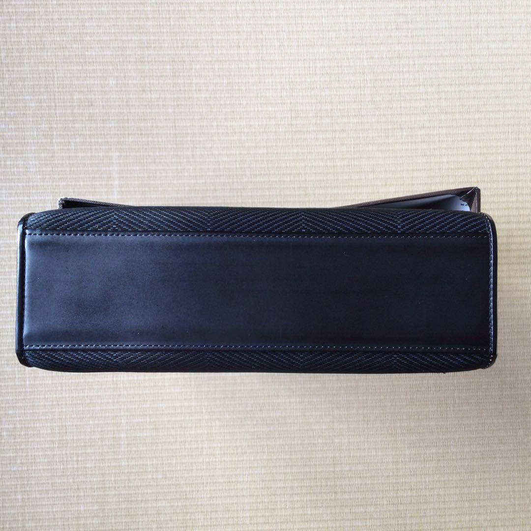 Guchimim　黒のハンドバッグ 箱付き