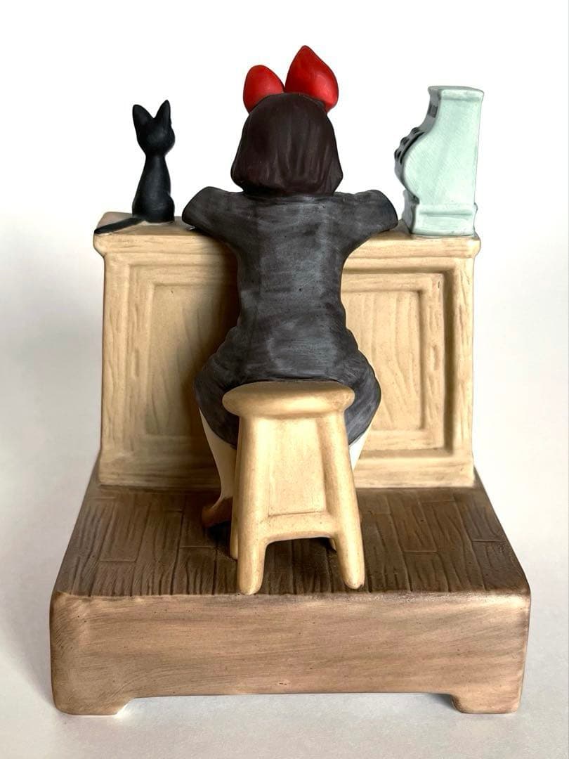 ★未使用★ジブリ魔女の宅急便✴︎キキ店番✴︎陶器製オルゴール♪やさしさに包まれたなら