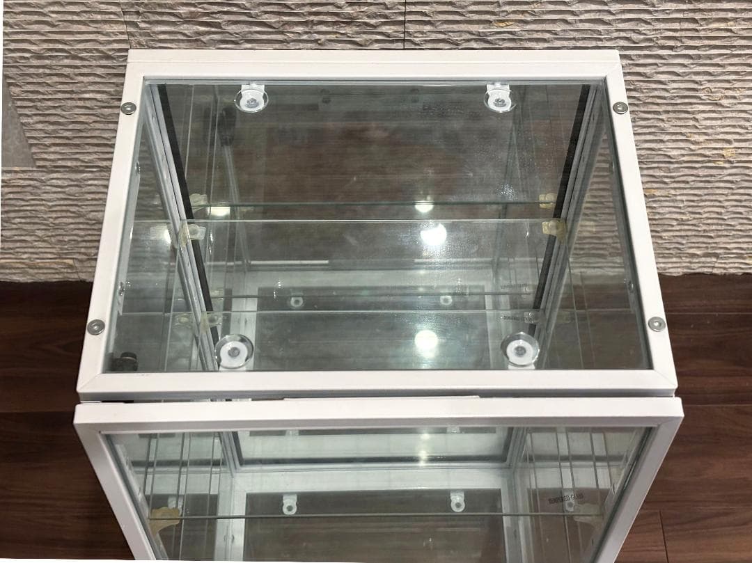【美品】ガラス コレクションケース 白 背面ミラー 扉付き W36cm