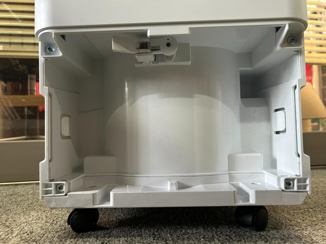 【美品】【2024年製】アイオーヤマ コンパクトクーラーICA-0301G